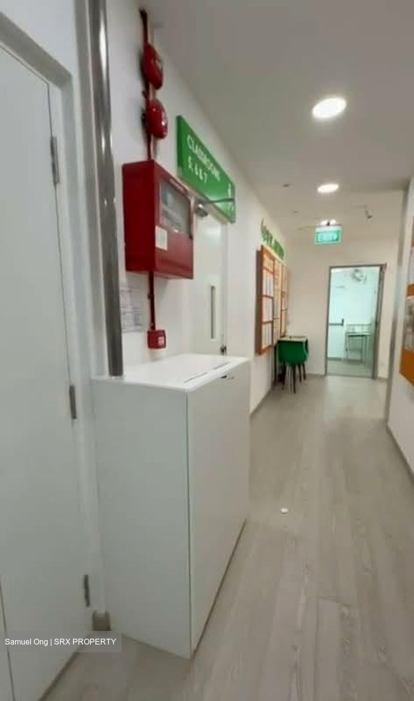 Jurong East Ville (D22), Shop House #559663231